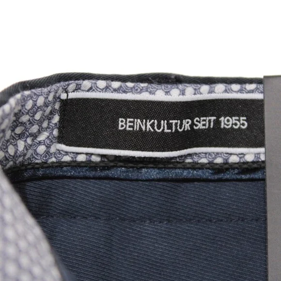 Hiltl NWT Chinos / Casual Pants Size 48 (32 US) Parma In Solid Blue Cotton Blend